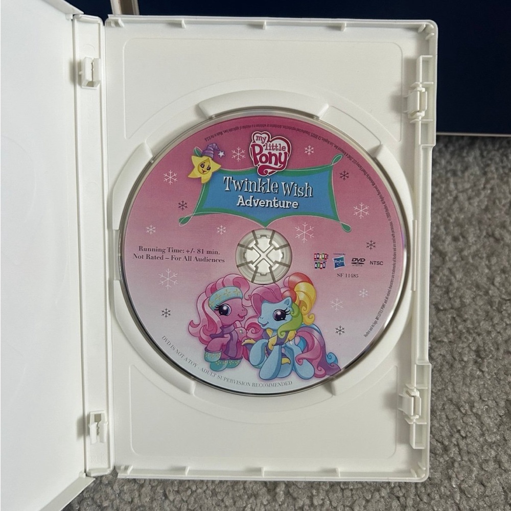 Lot of 6 Children’s DVD, including My Little Pony and Strawberry Shortcake - Picture 5 of 10